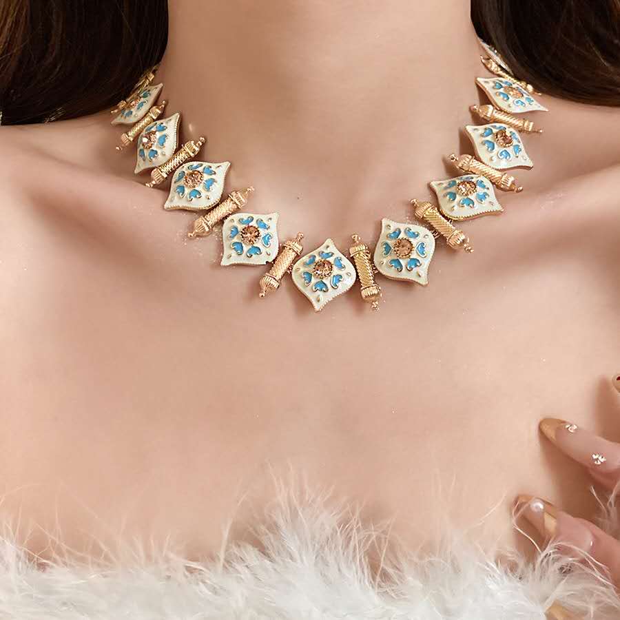 Parure de bijoux royale vintage en émail, collier ras-de-cou et boucles d'oreilles, zircon étincelant