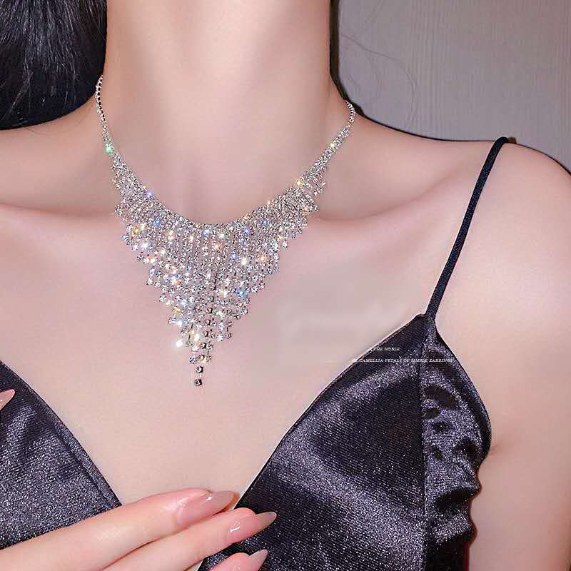 Sparkling Rhinestone Tassel Choker Necklace, Silver Crystal Fringe Statement Necklace for Wedding Party Evening Dress