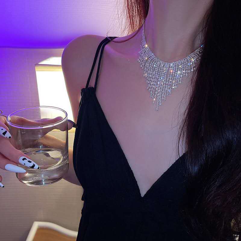 Sparkling Rhinestone Tassel Choker Necklace, Silver Crystal Fringe Statement Necklace for Wedding Party Evening Dress