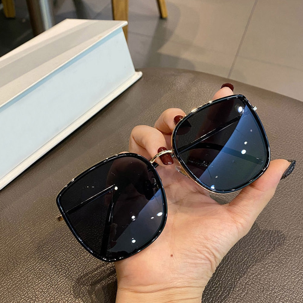 New Trend Square Sunglasses Women Vintage Oversized Sun Glasses Men Brand Designer Fashion Outdoor UV400 Sunglasses