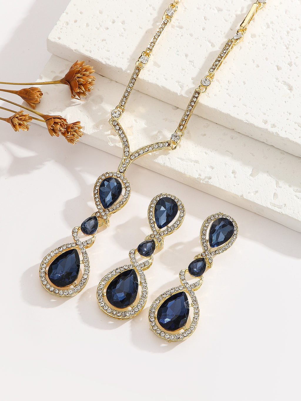 Parure de bijoux collier et boucles d'oreilles pendantes en cristal saphir bleu goutte d'eau