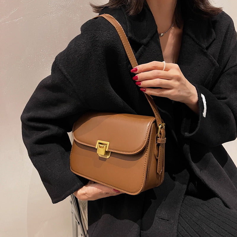 Stylish & Chic Cross-Border Women's Bag, A trendy, minimalist, and retro-chic small square bag suitable for crossbody or shoulder wear.