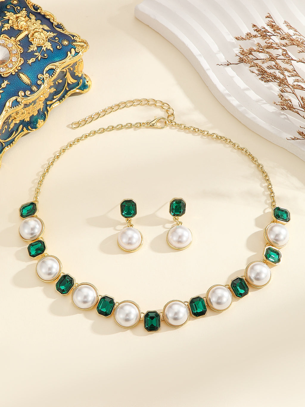 Conjunto de joyas de collar y pendientes de perlas de dos tonos y cristal octogonal vintage