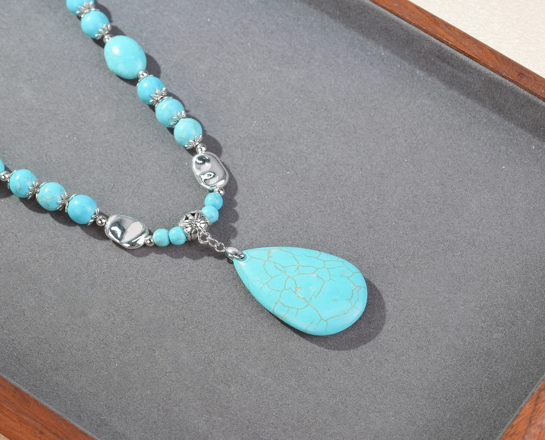 Southwest Ethnic Natural Cracked Turquoise Drop C Pendant Mid-Length Beaded Sweater Chain Irregular Silver Accent Beads Retro Western Cowgirl Casual Jewelry