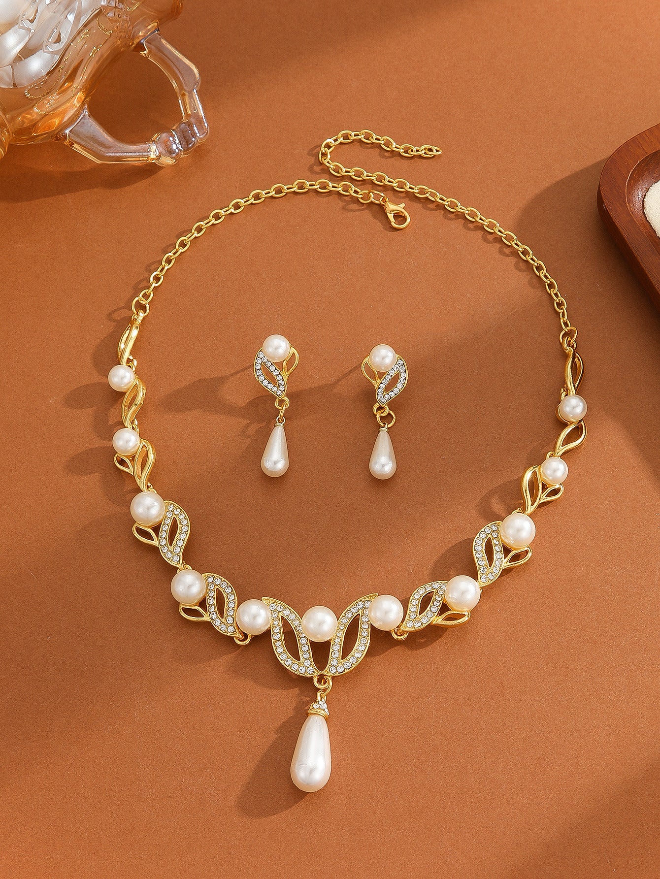 Leaf Rhinestone Round & Teardrop Pearl Necklace Dangle Earring Jewelry Set