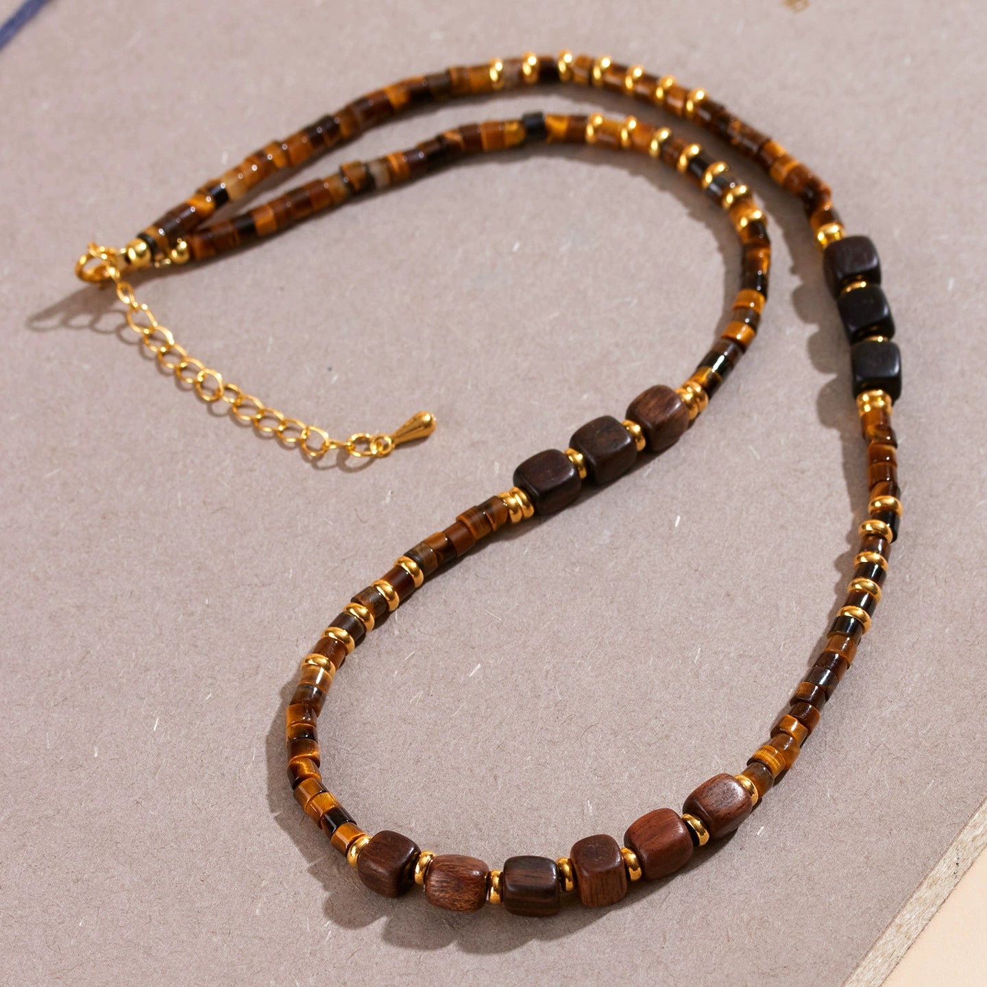 Handmade Natural Tiger Eye & Agarwood Choker Necklace for Men Women, Vintage Wooden Bead Collarbone Necklace with Adjustable Extension Chain, Retro Boho Healing Crystal Beaded Necklace Jewelry Gift