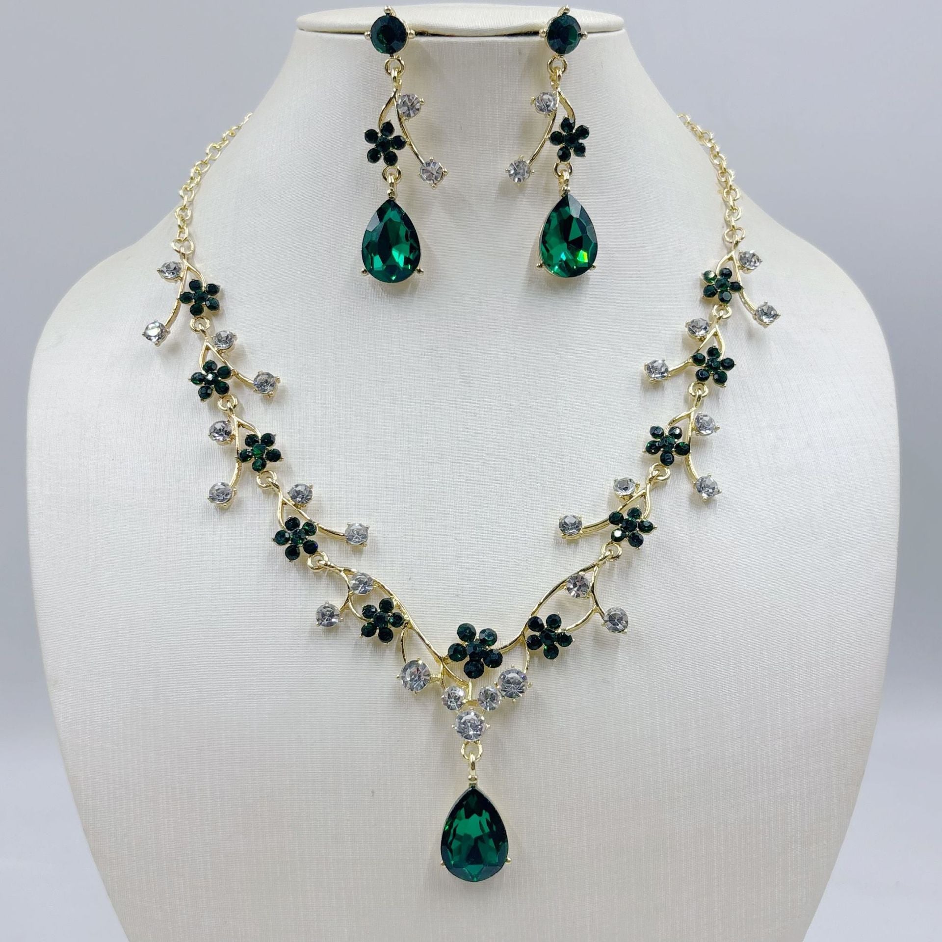 Floral Crystal Jewelry Set: Necklace & Drop Earrings