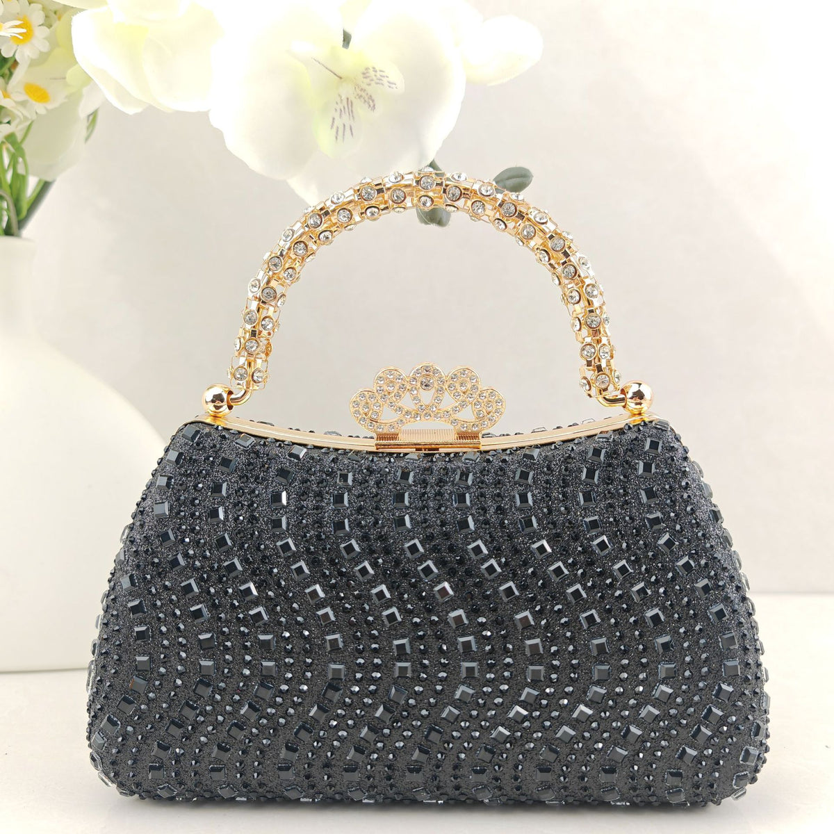 Rhinestone-embellished evening bag—stylish, glamorous, and perfect for formal events, weddings, and galas.