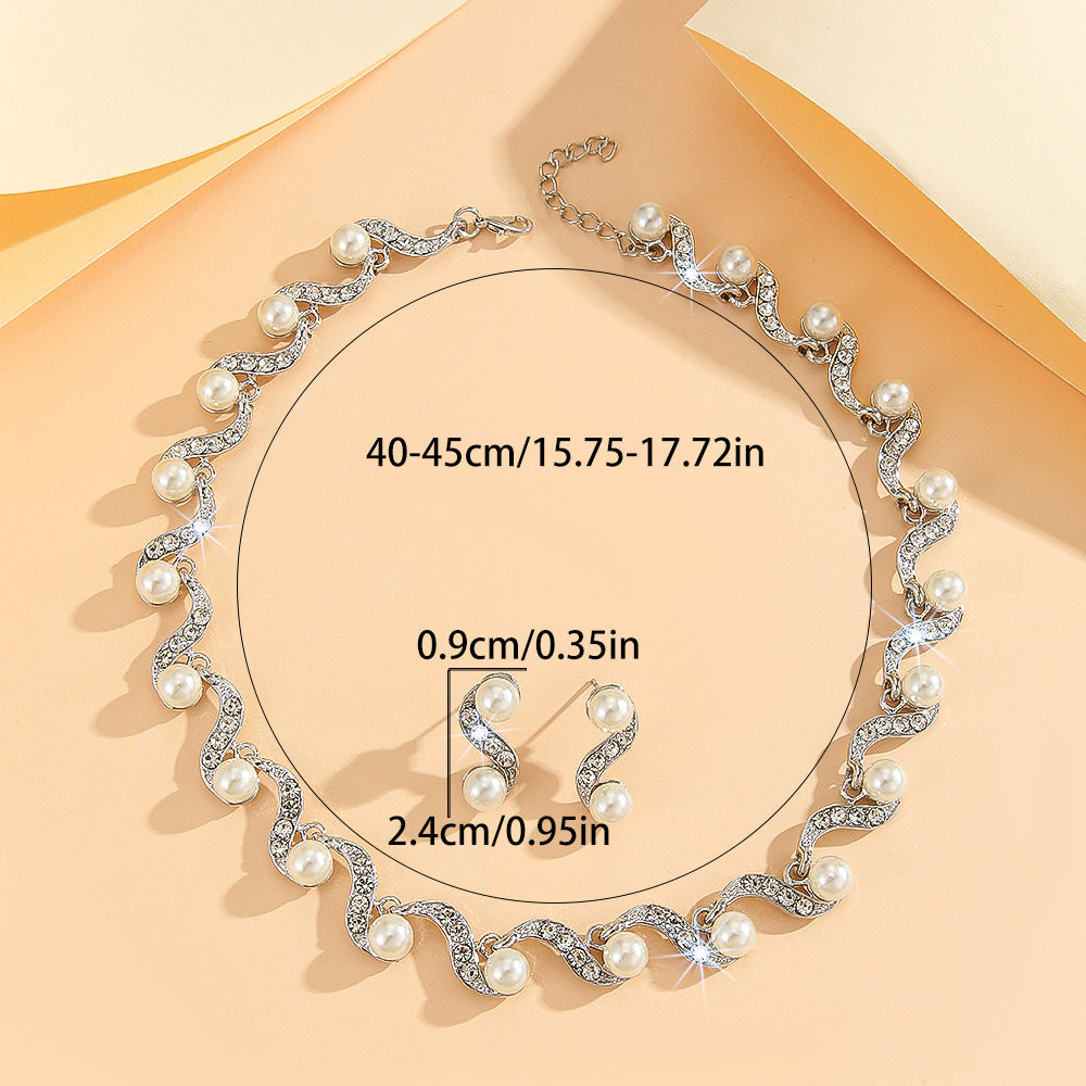 Parure de bijoux ras-du-cou ondulée en similicuir ornée de strass et de perles fantaisie, collier et clous d'oreilles