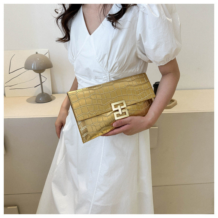 New Women's Casual Clutch: A Stylish, Minimalist Envelope Bag with a Premium Feel and Trendy, Unique Appeal.