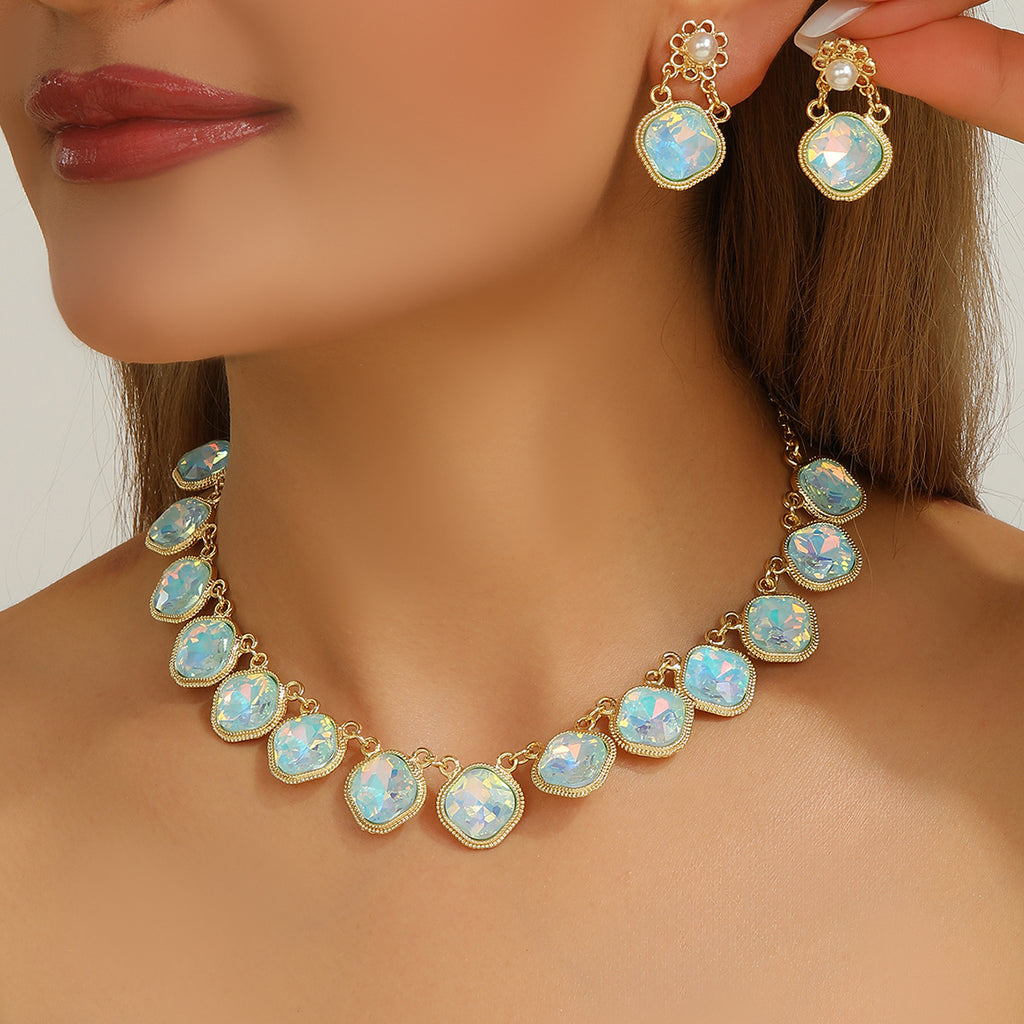 Parure de bijoux en cristal irisé AB plaqué or, boucles d'oreilles pendantes en perles anti-allergie et collier ras-de-cou ajustable pour banquet de mariage