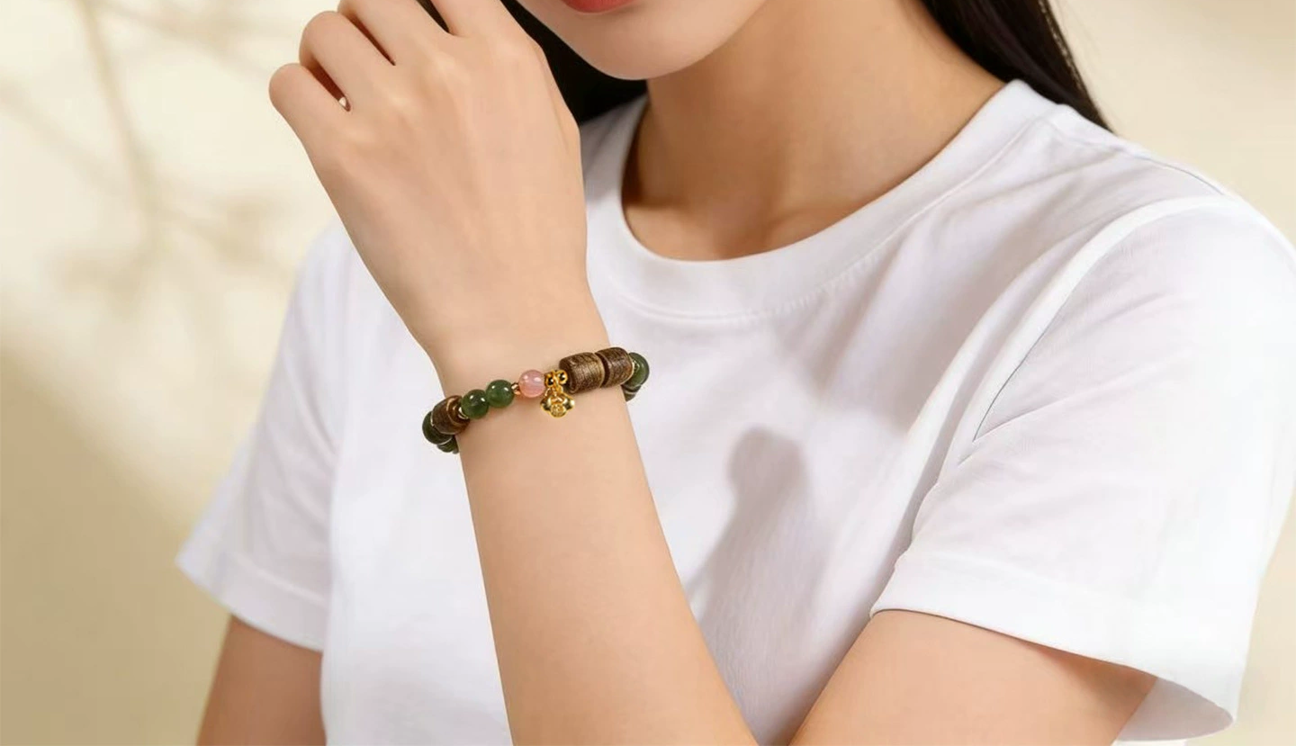 Natural Agarwood Barrel Bead Bracelet with Green Nephrite Jade, South Red Agate & Gold Ruyi Lock Charm, Elastic Chinese Vintage Bracelet for Men Women, Good Luck Meditation Bracelet