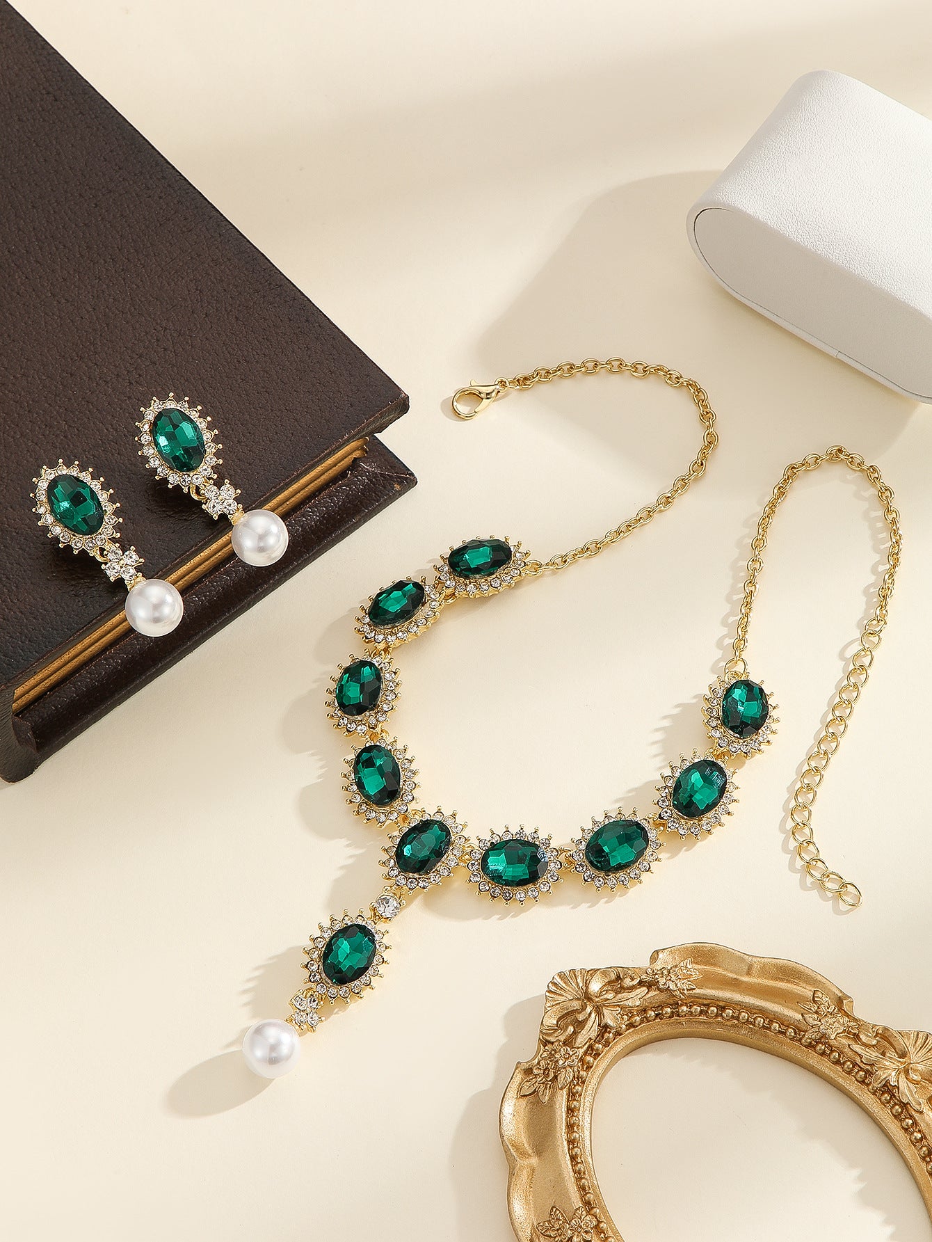 Vintage Emerald Green Crystal & Pearl Drop Necklace Earring Jewelry Set