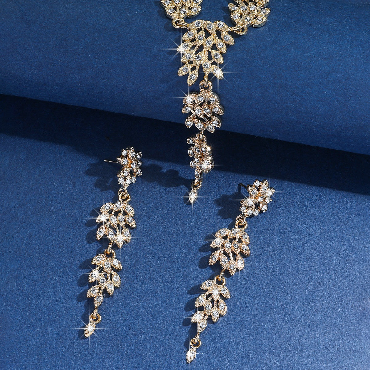 Parure de bijoux en zircon cubique en forme de feuille | Collier et boucles d'oreilles pendantes, hypoallergénique 3 couleurs