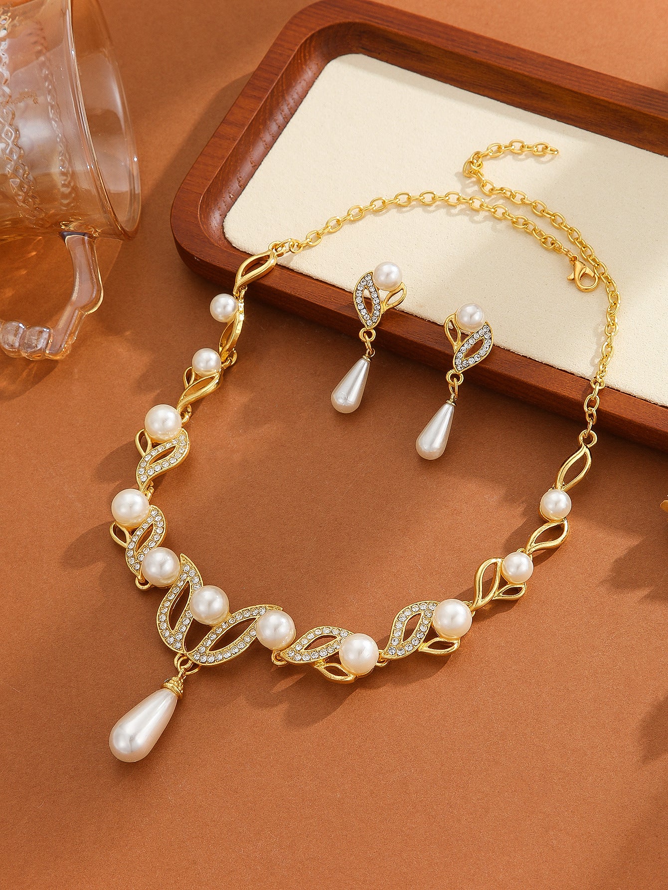 Leaf Rhinestone Round & Teardrop Pearl Necklace Dangle Earring Jewelry Set