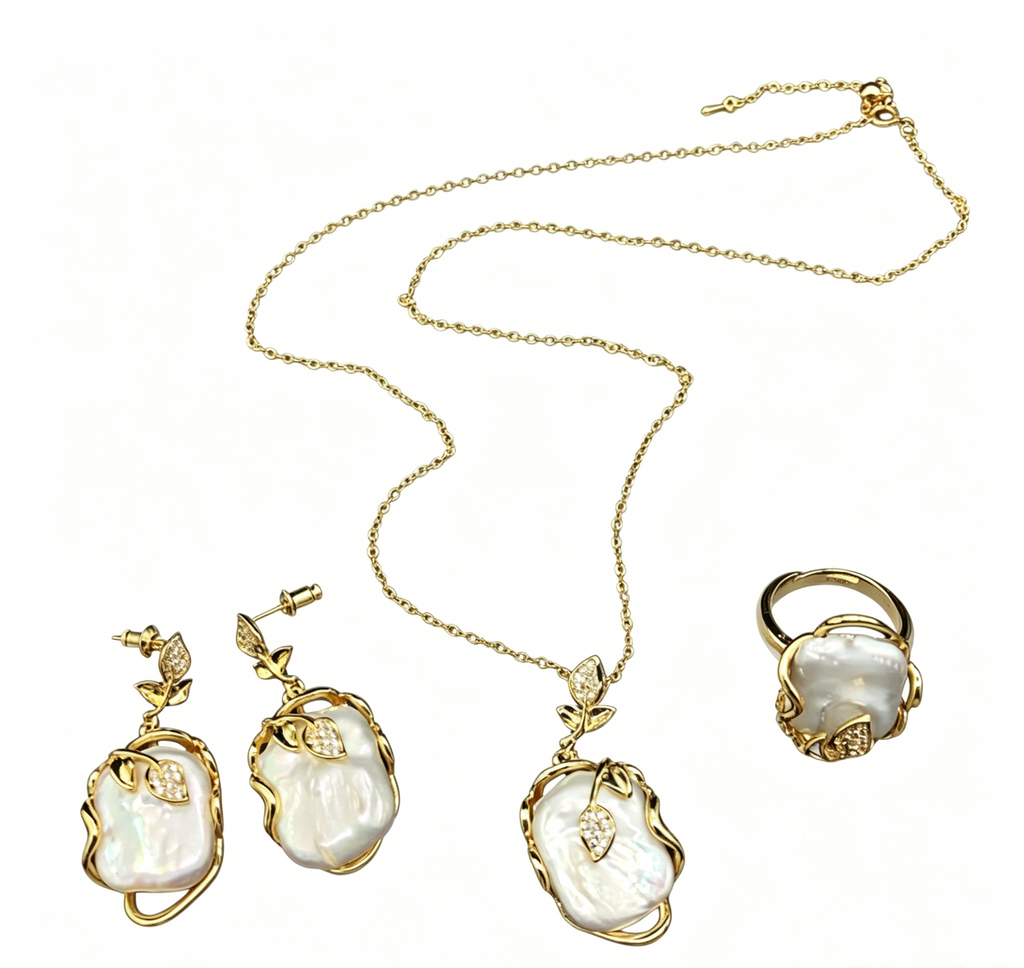 Parure de bijoux en perles baroques plaquées or : Collier, boucles d'oreilles et bague ajustable