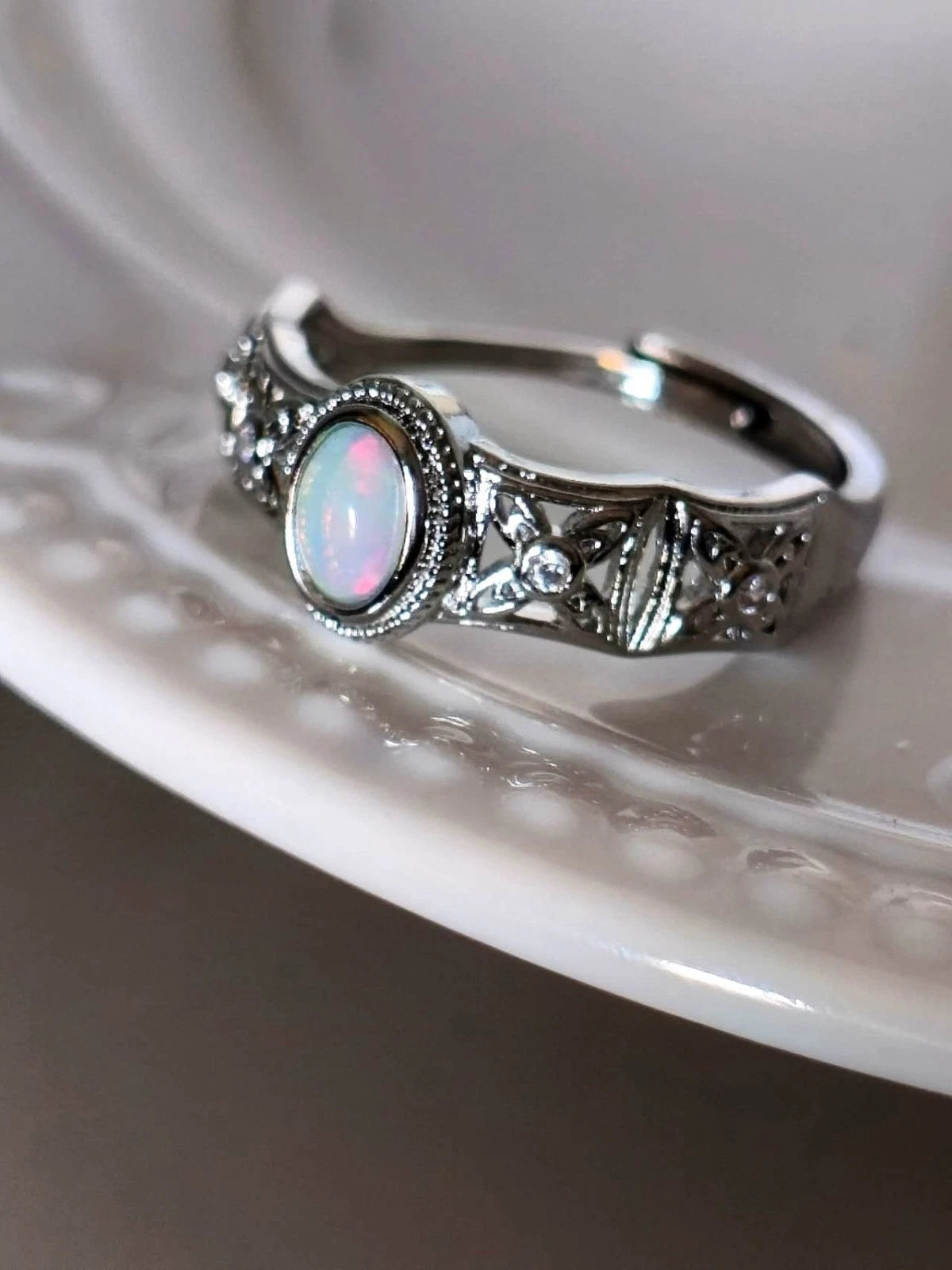 opal stone hinged opening ring
