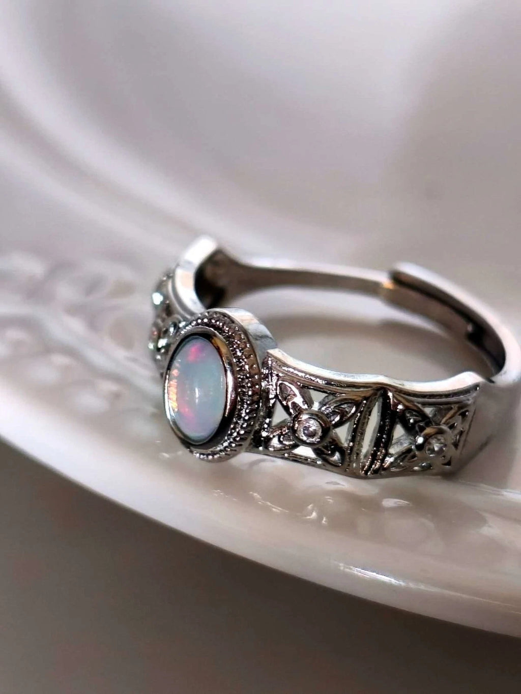 opal stone hinged opening ring