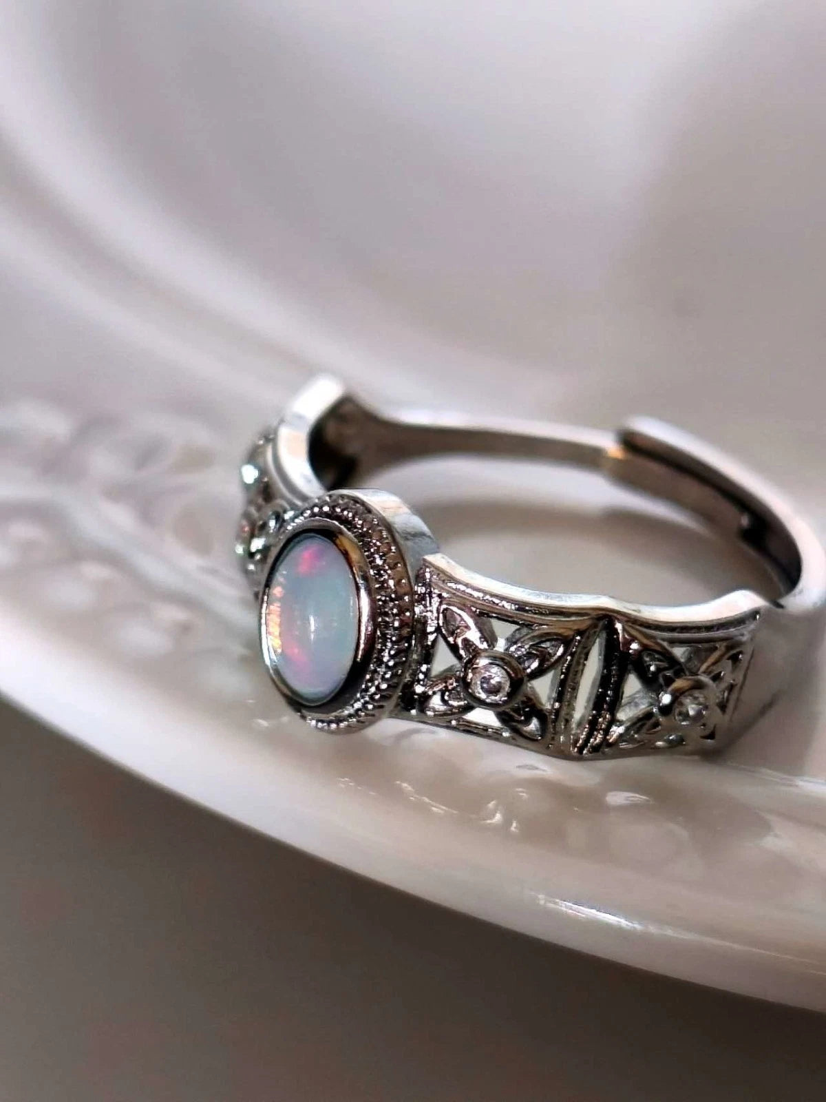 opal stone hinged opening ring