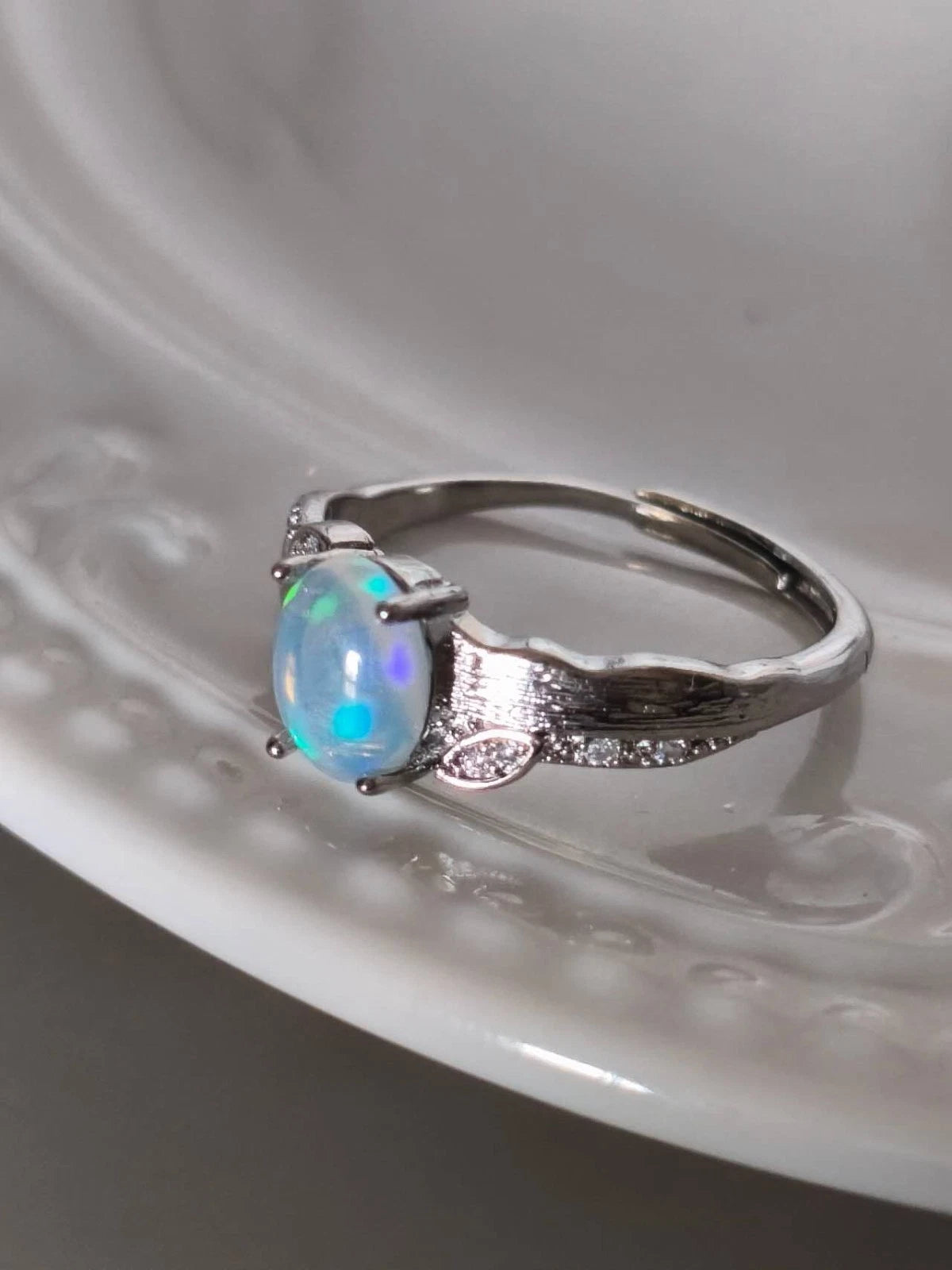 opal stone hinged opening ring