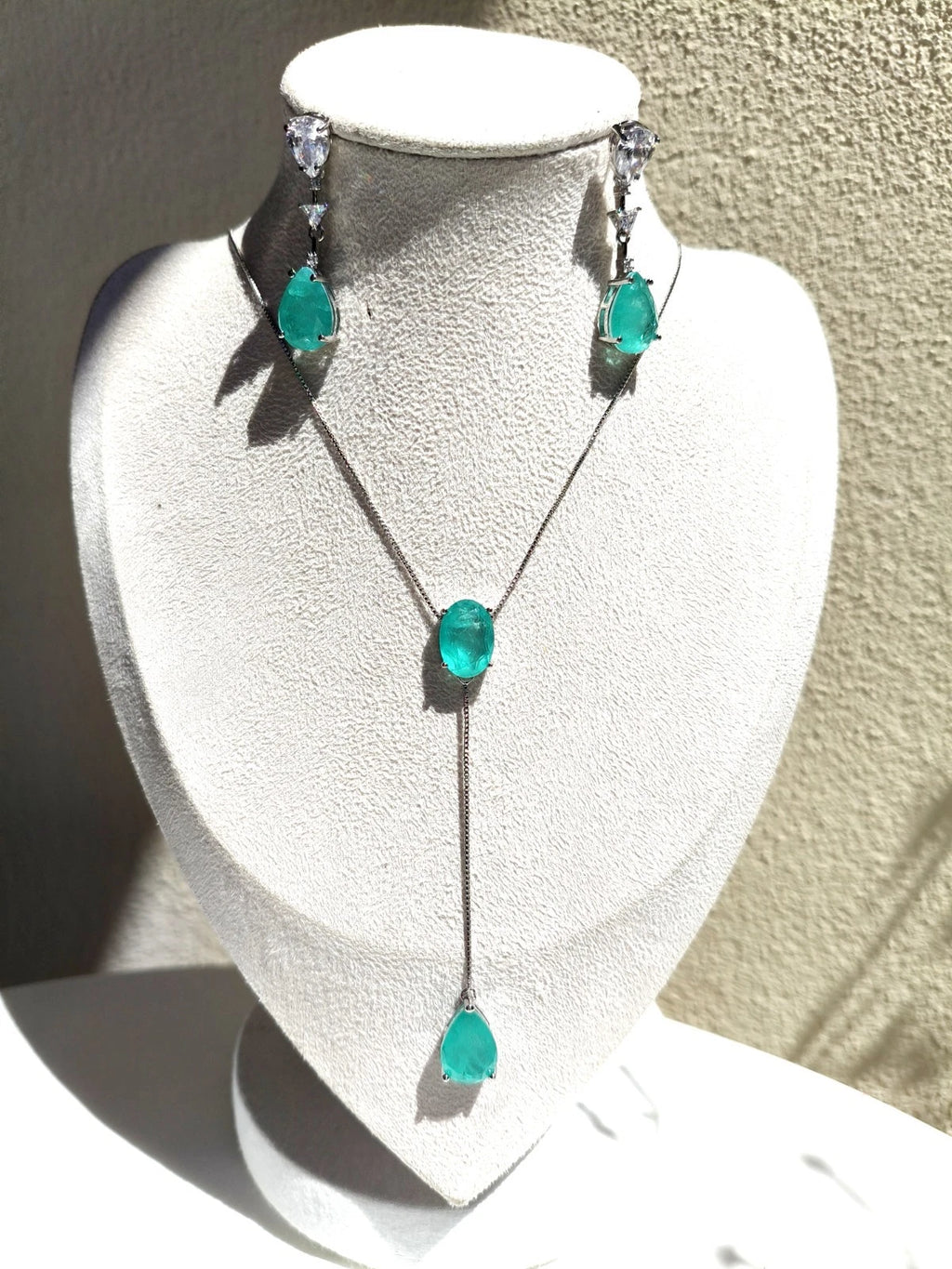 Ensemble de bijoux simulés Tourmaline Paraiba : Collier Lariat et boucles d'oreilles pendantes, hypoallergénique