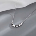Collier minimaliste tendance en argent 925 avec petits cubes lisses